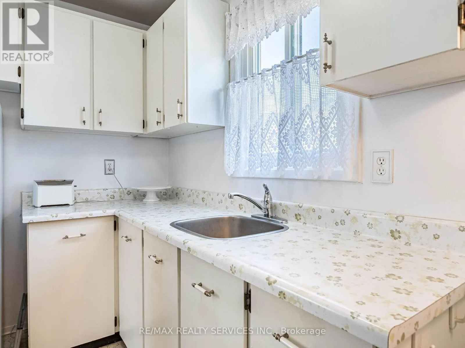20 JASMINE SQUARE