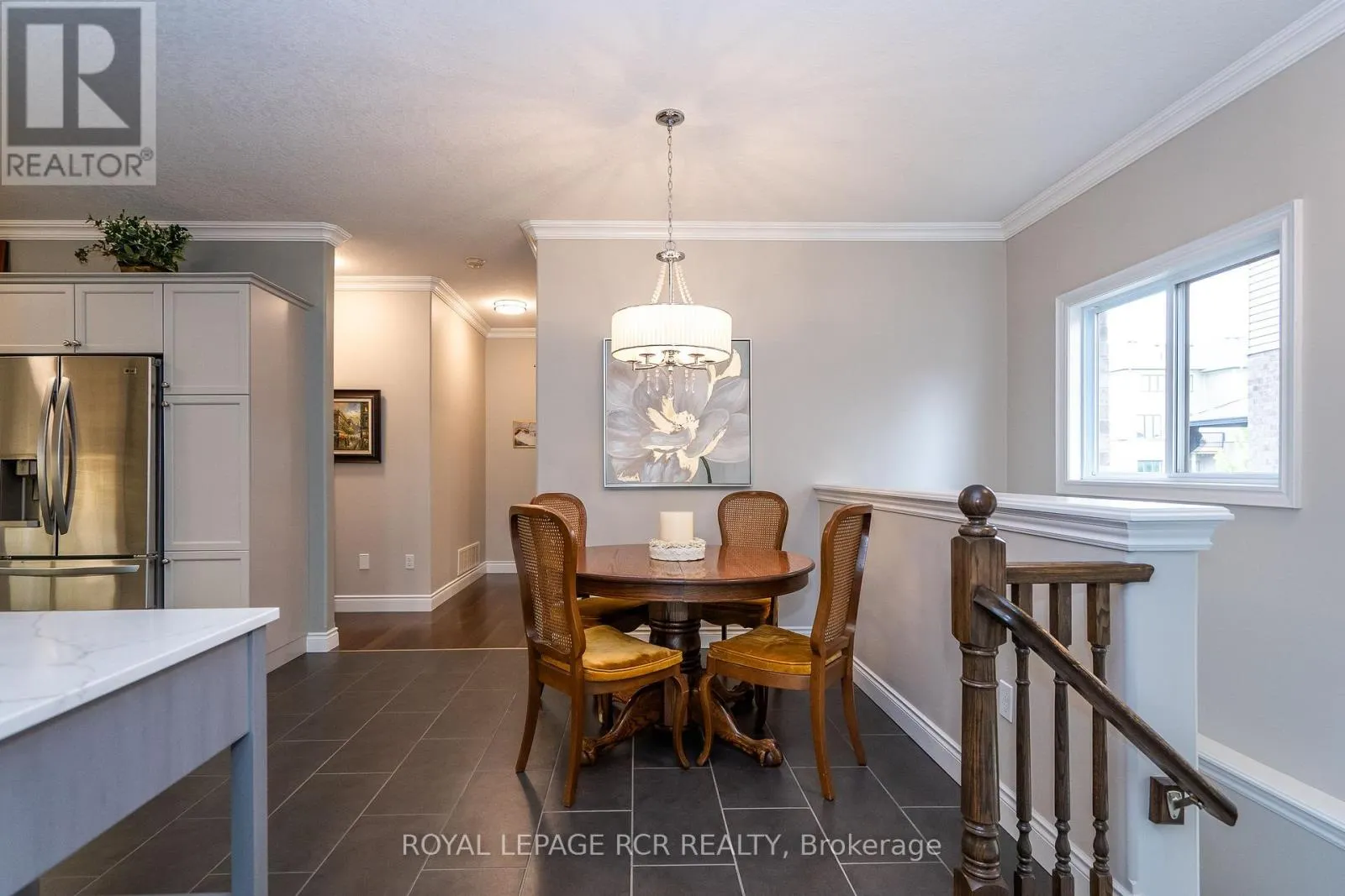 39 DINNICK CRESCENT