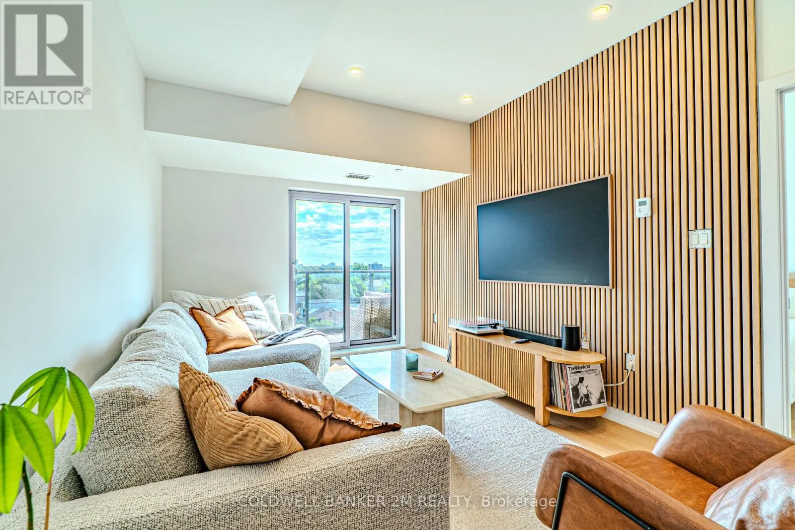 817 - 2433 DUFFERIN STREET, #817