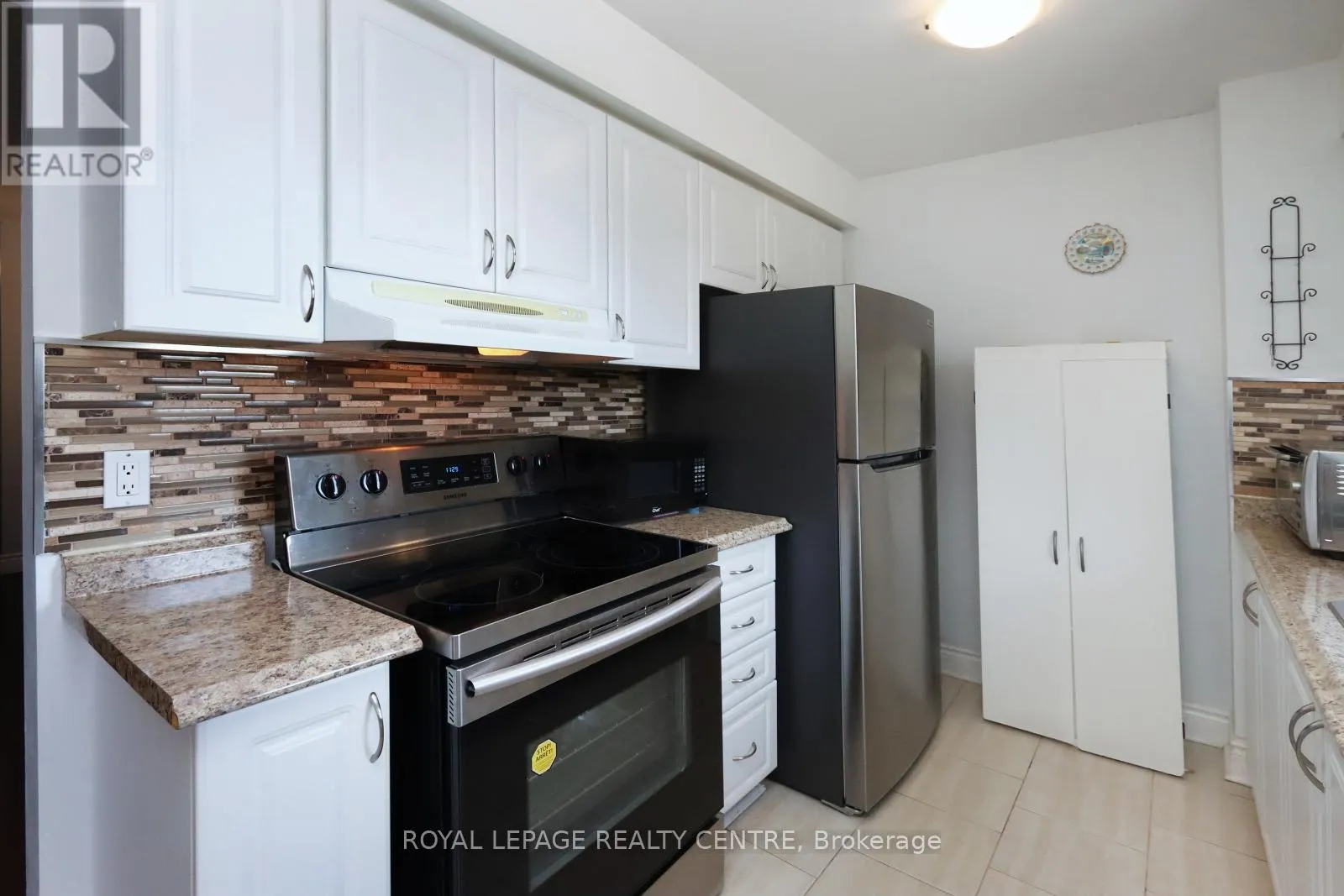 UNIT 11C - 2866 BATTLEFORD ROAD