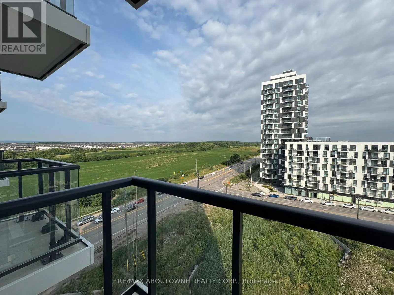 906 - 3079 TRAFALGAR ROAD