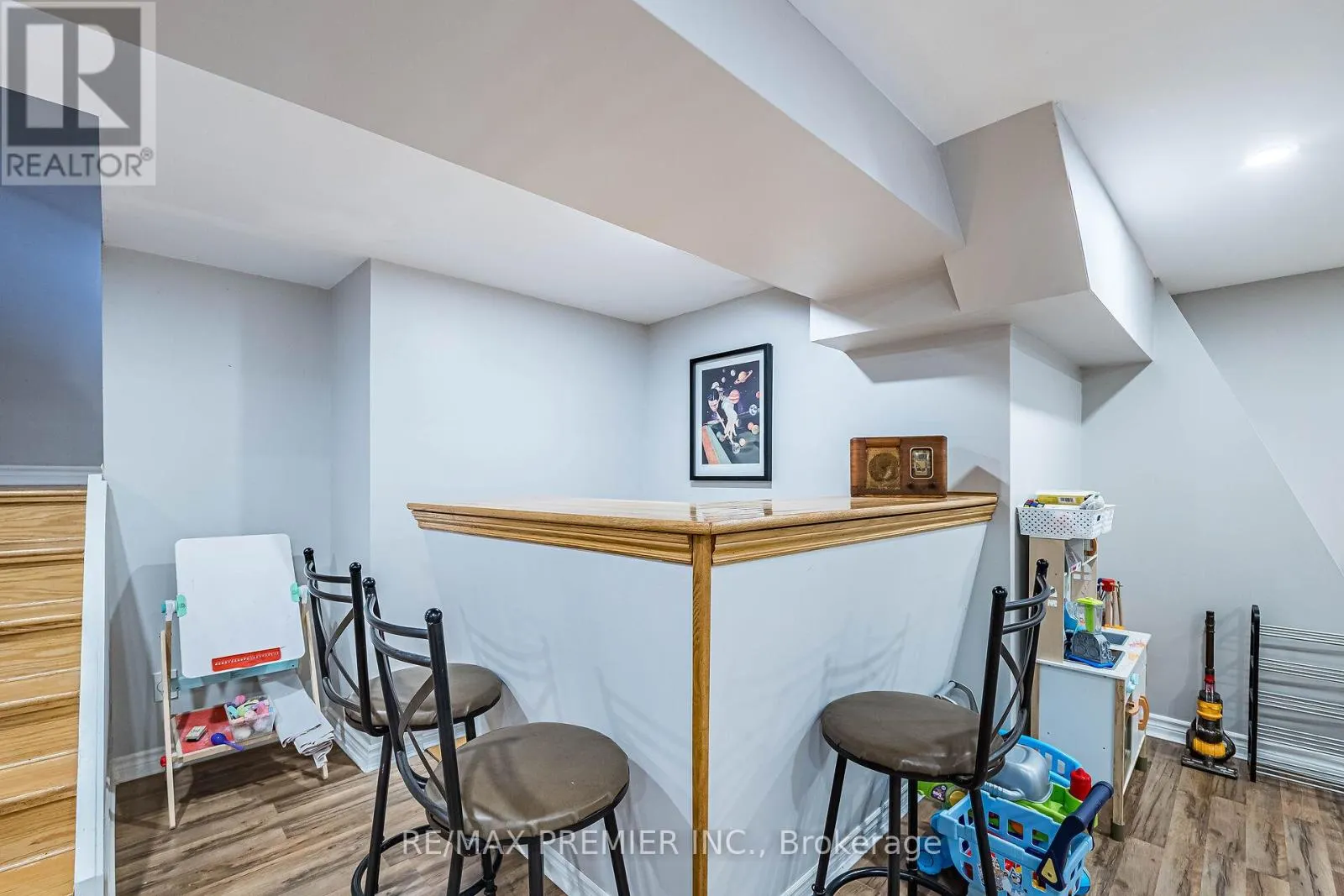 355 HERSEY CRESCENT