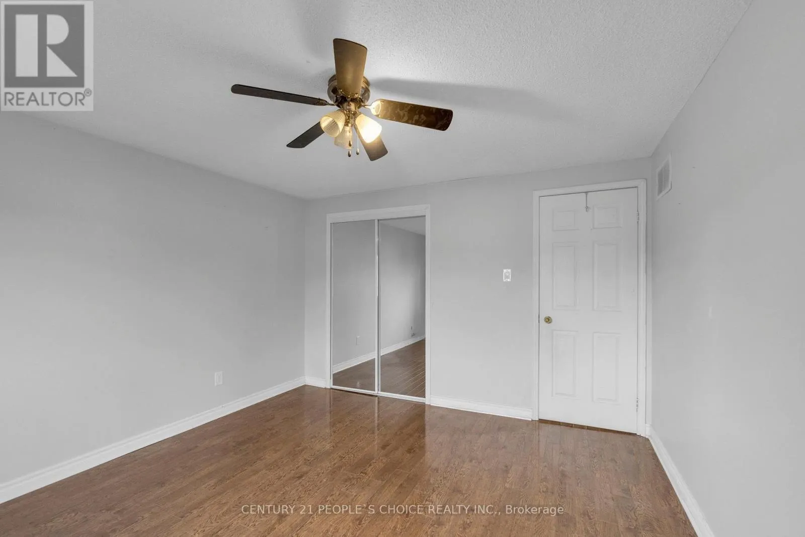 35 FERRI CRESCENT
