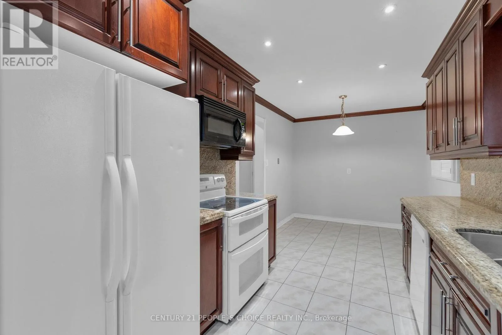 35 FERRI CRESCENT
