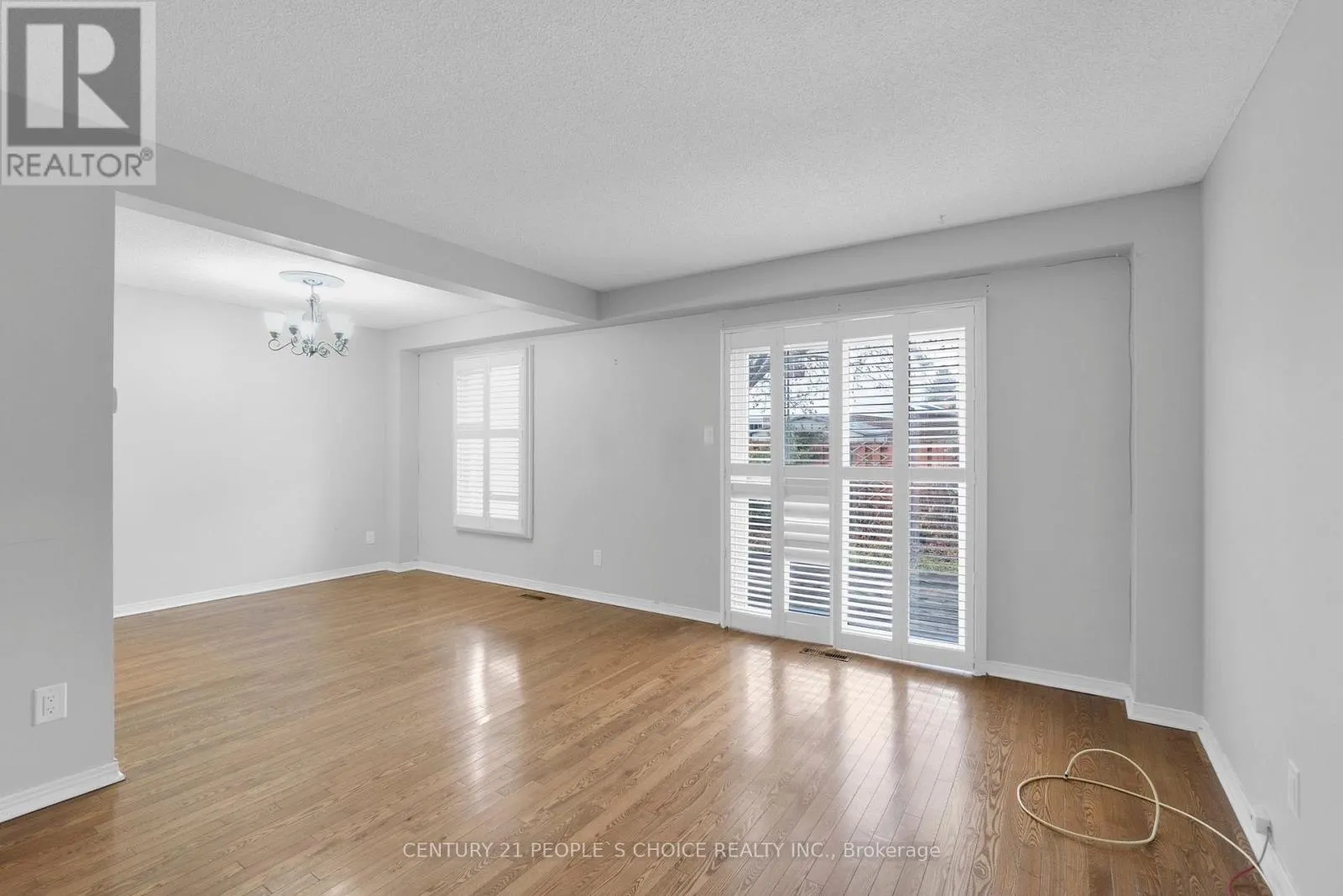 35 FERRI CRESCENT