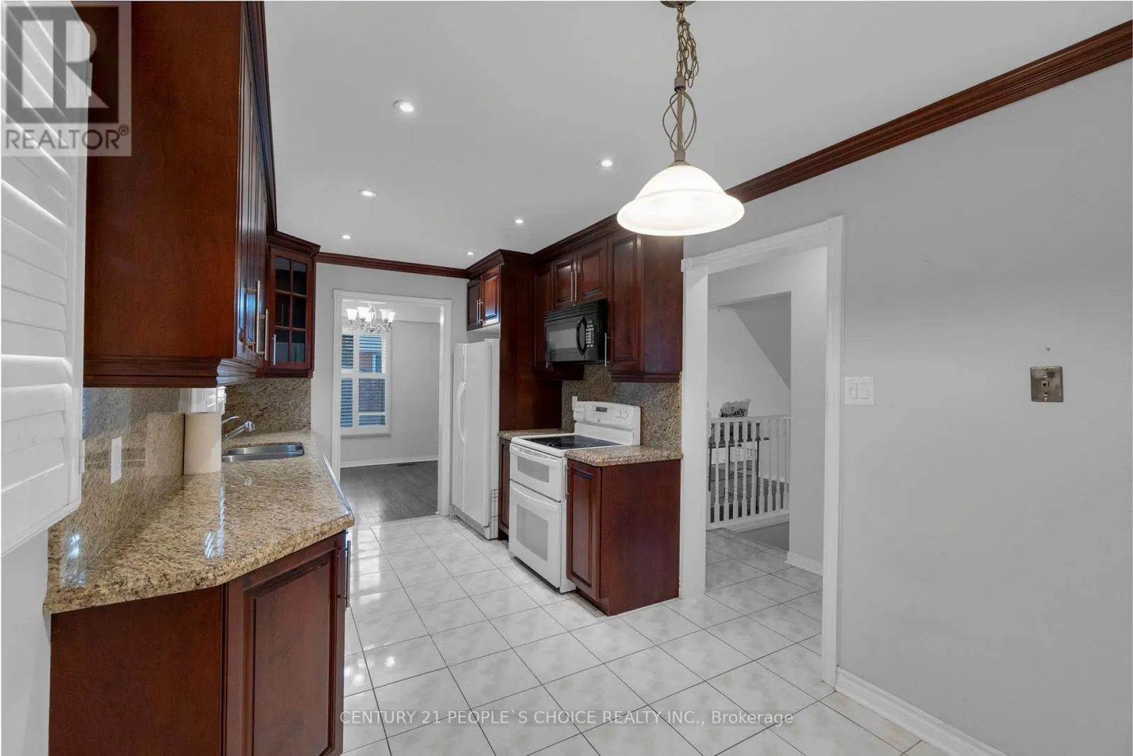 35 FERRI CRESCENT