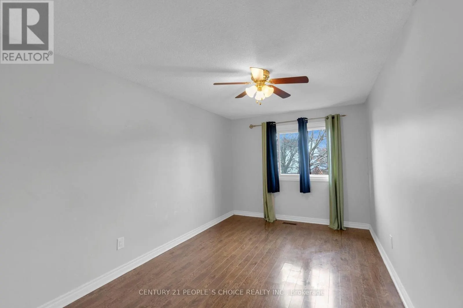 35 FERRI CRESCENT