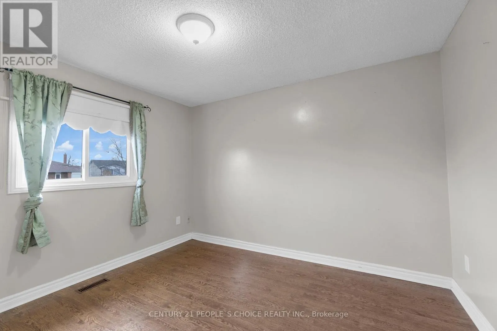 35 FERRI CRESCENT