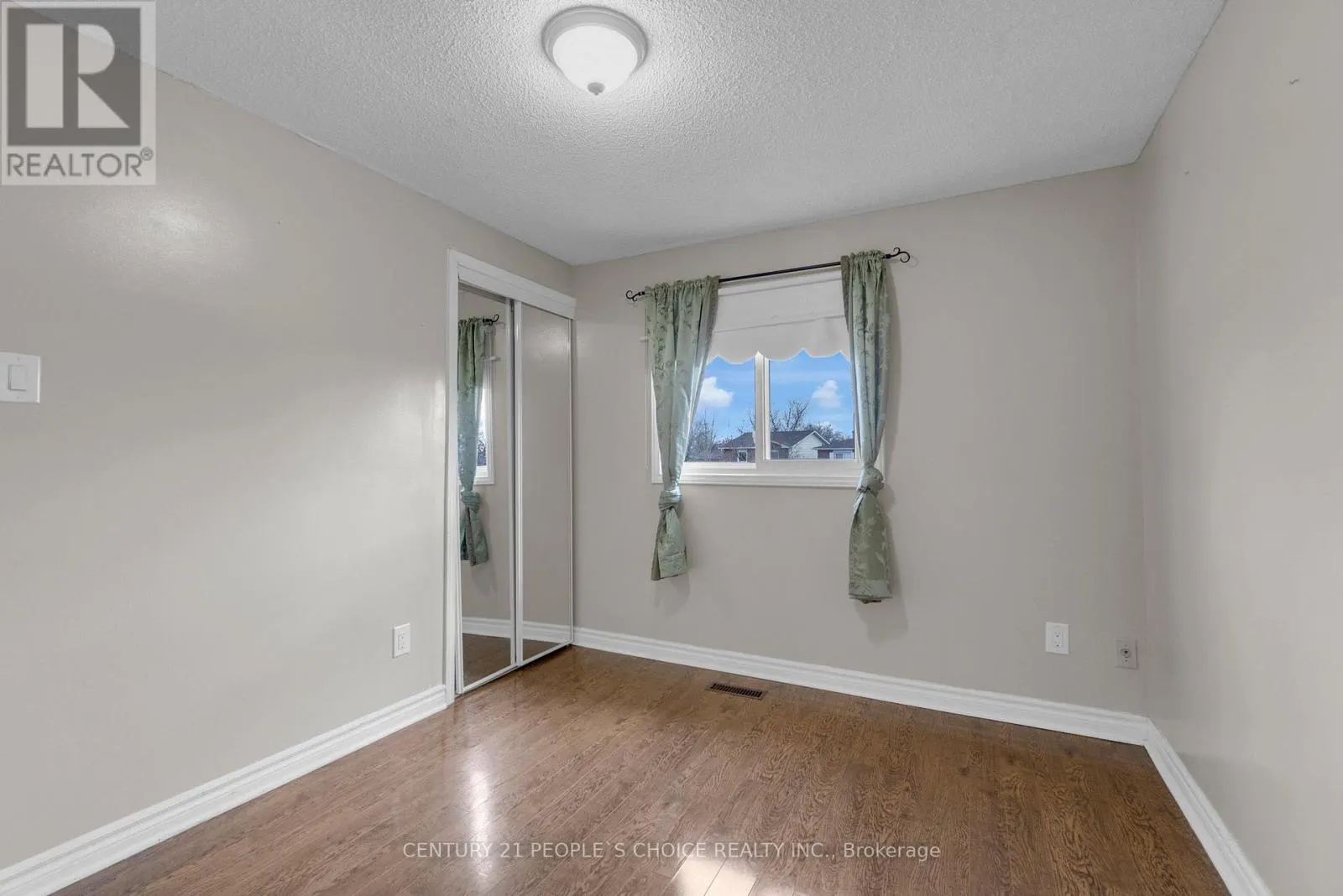 35 FERRI CRESCENT