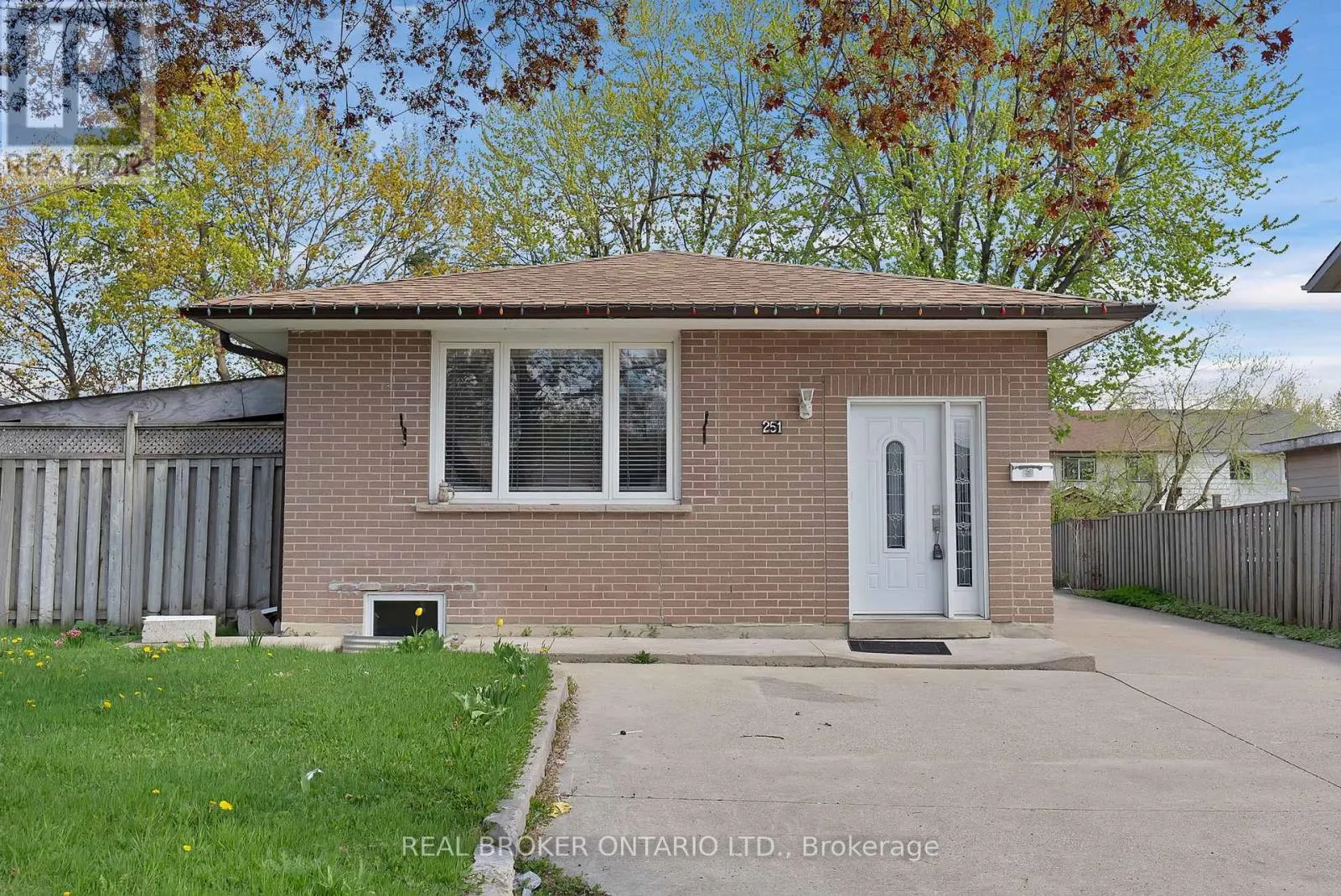 BSMT - 251 VODDEN STREET E