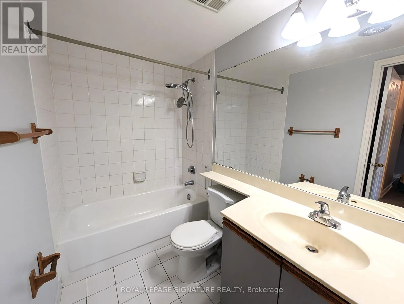 316 - 1001 CEDARGLEN GATE