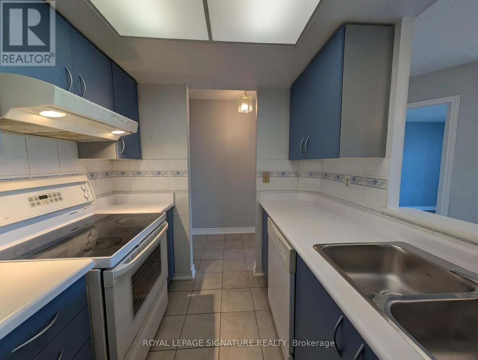 316 - 1001 CEDARGLEN GATE