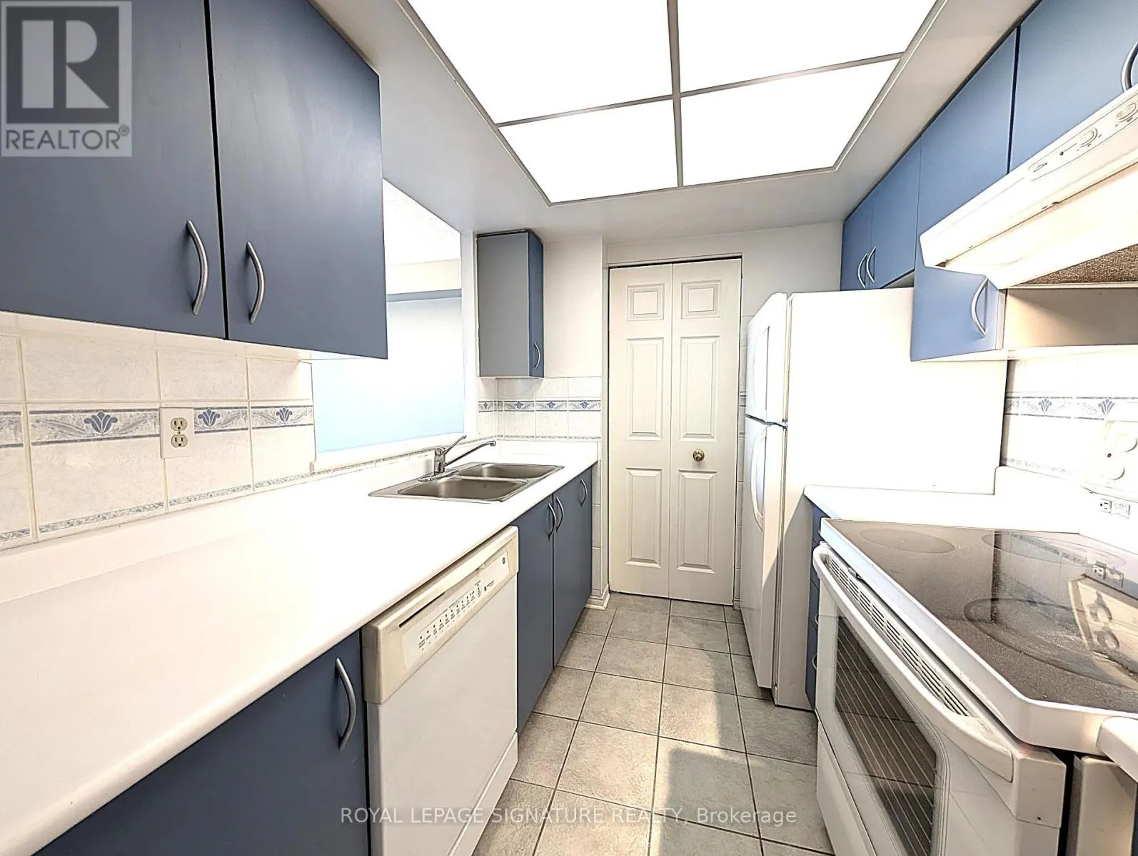 316 - 1001 CEDARGLEN GATE