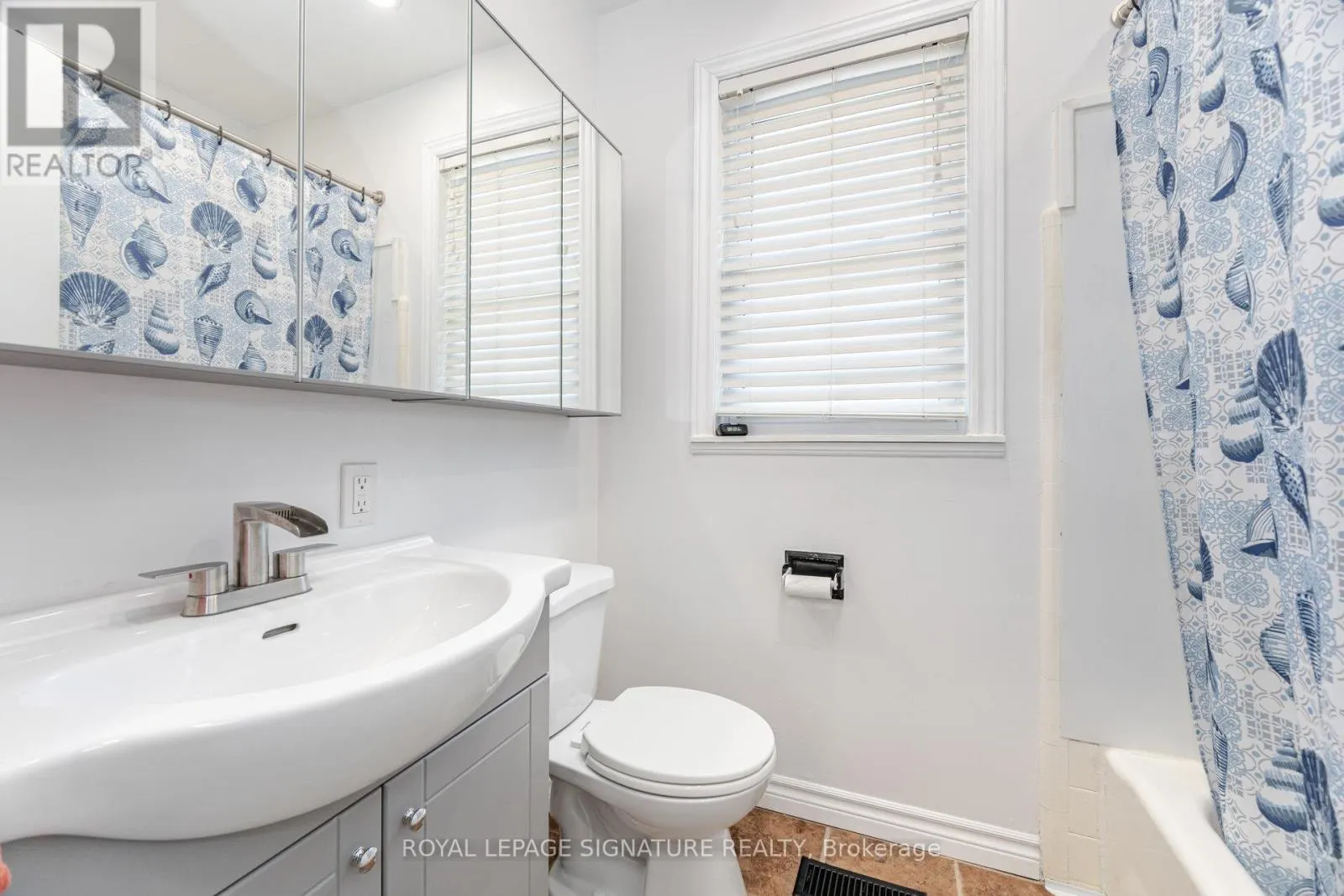 24 LESBURY AVENUE