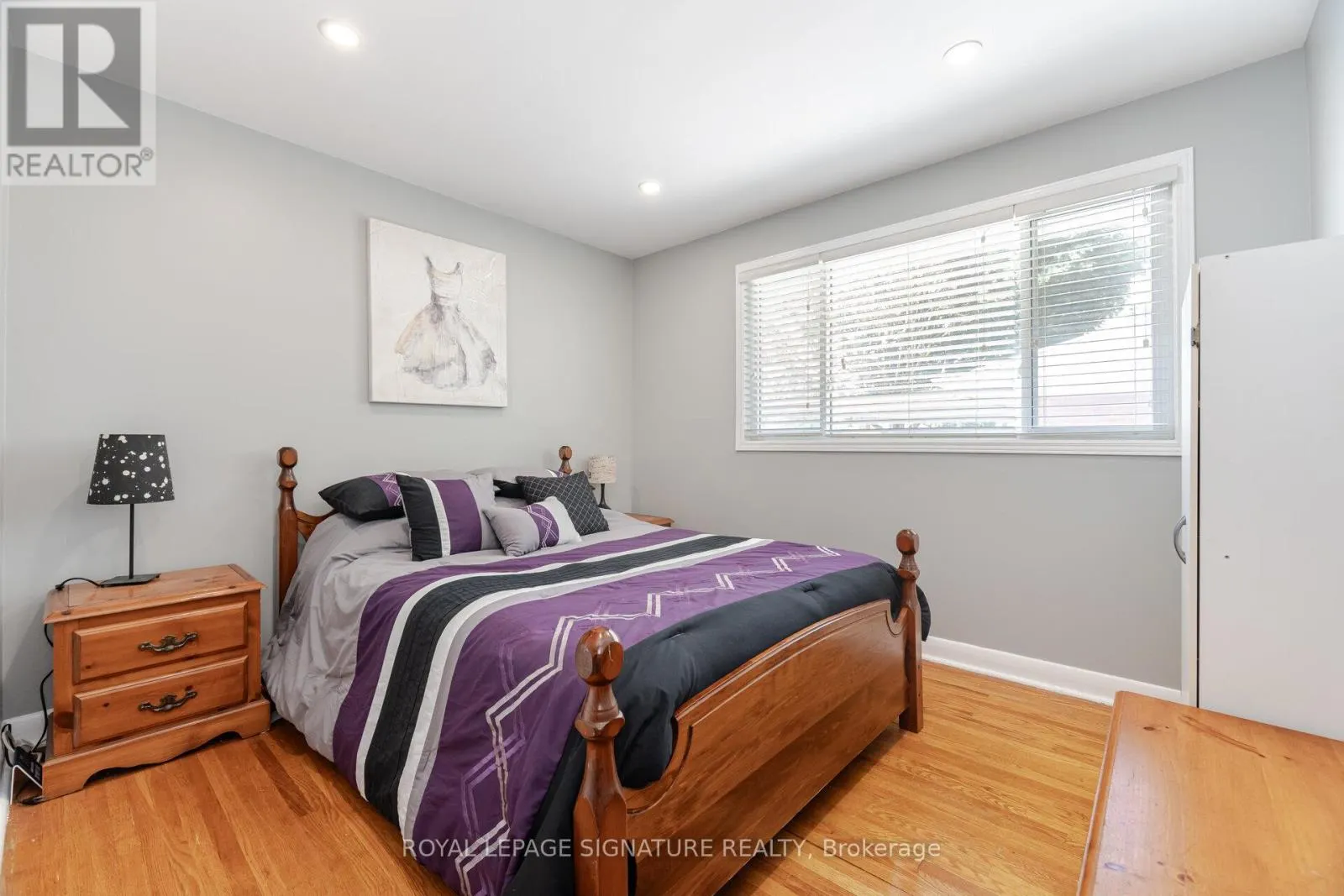 24 LESBURY AVENUE