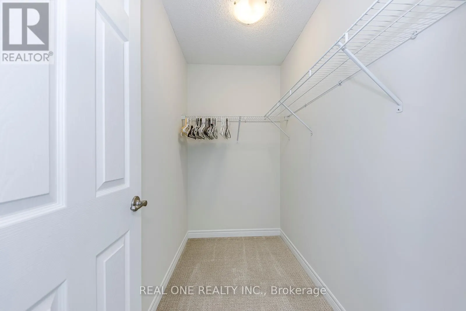 3084 EBERLY WOODS DRIVE