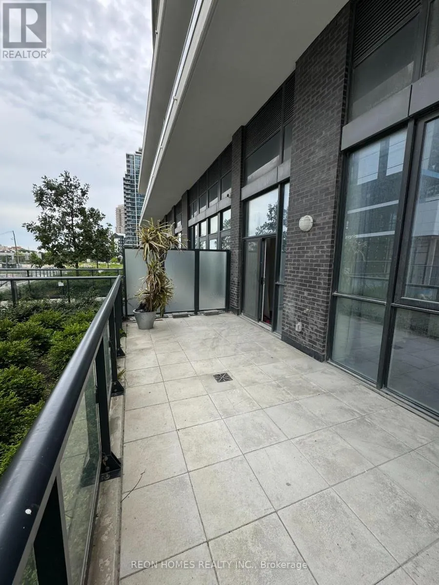 114 - 35 WATERGARDEN DRIVE