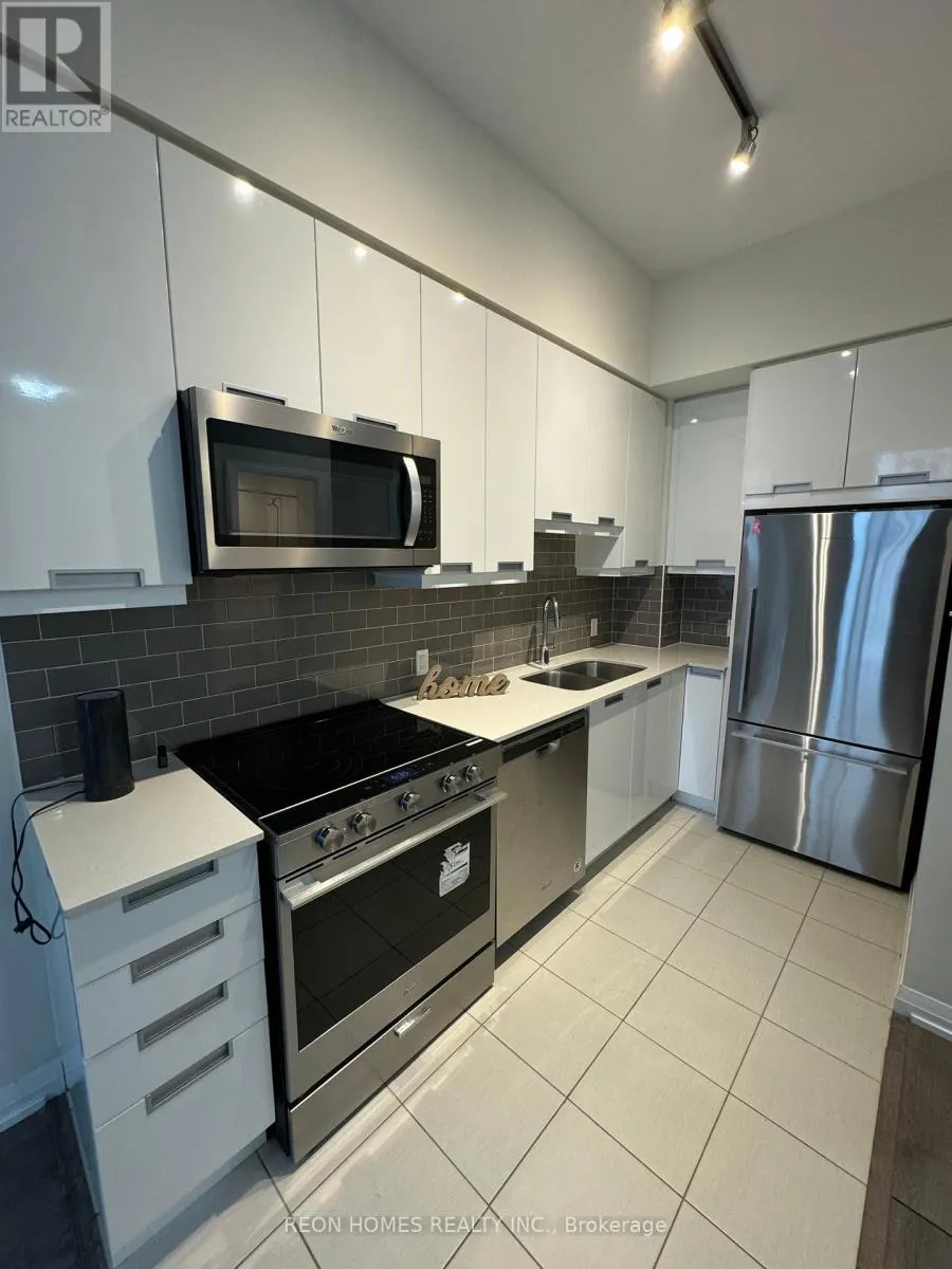 114 - 35 WATERGARDEN DRIVE