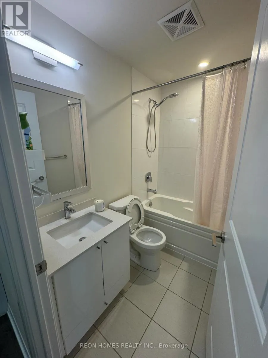 114 - 35 WATERGARDEN DRIVE