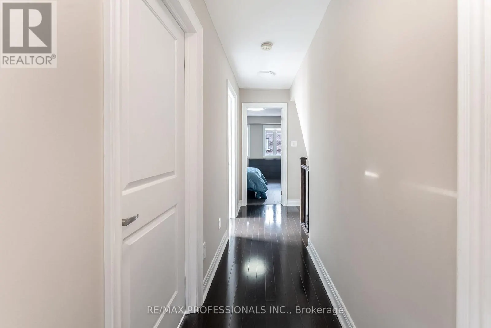 1 - 1812 BURNHAMTHORPE ROAD E
