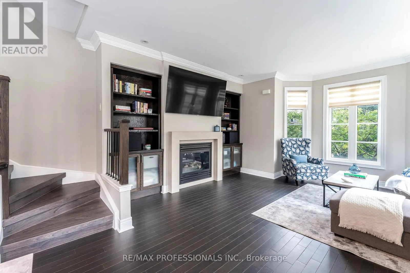 1 - 1812 BURNHAMTHORPE ROAD E