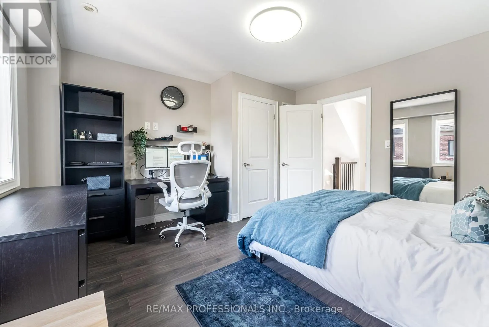 1 - 1812 BURNHAMTHORPE ROAD E