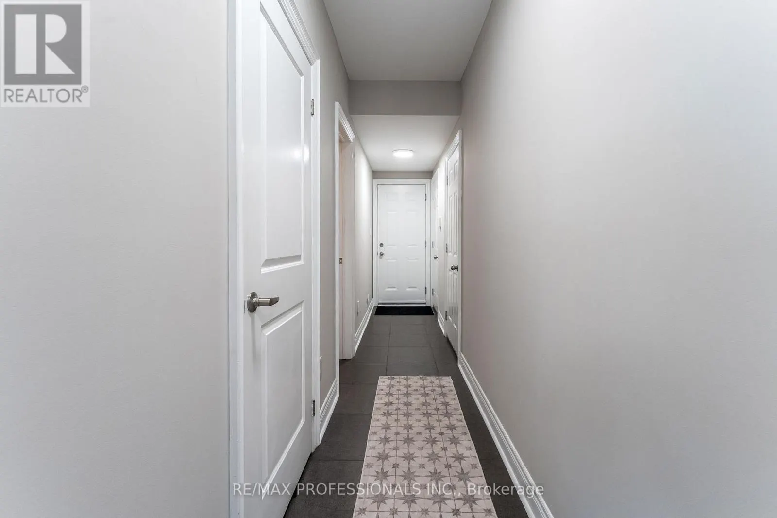 1 - 1812 BURNHAMTHORPE ROAD E