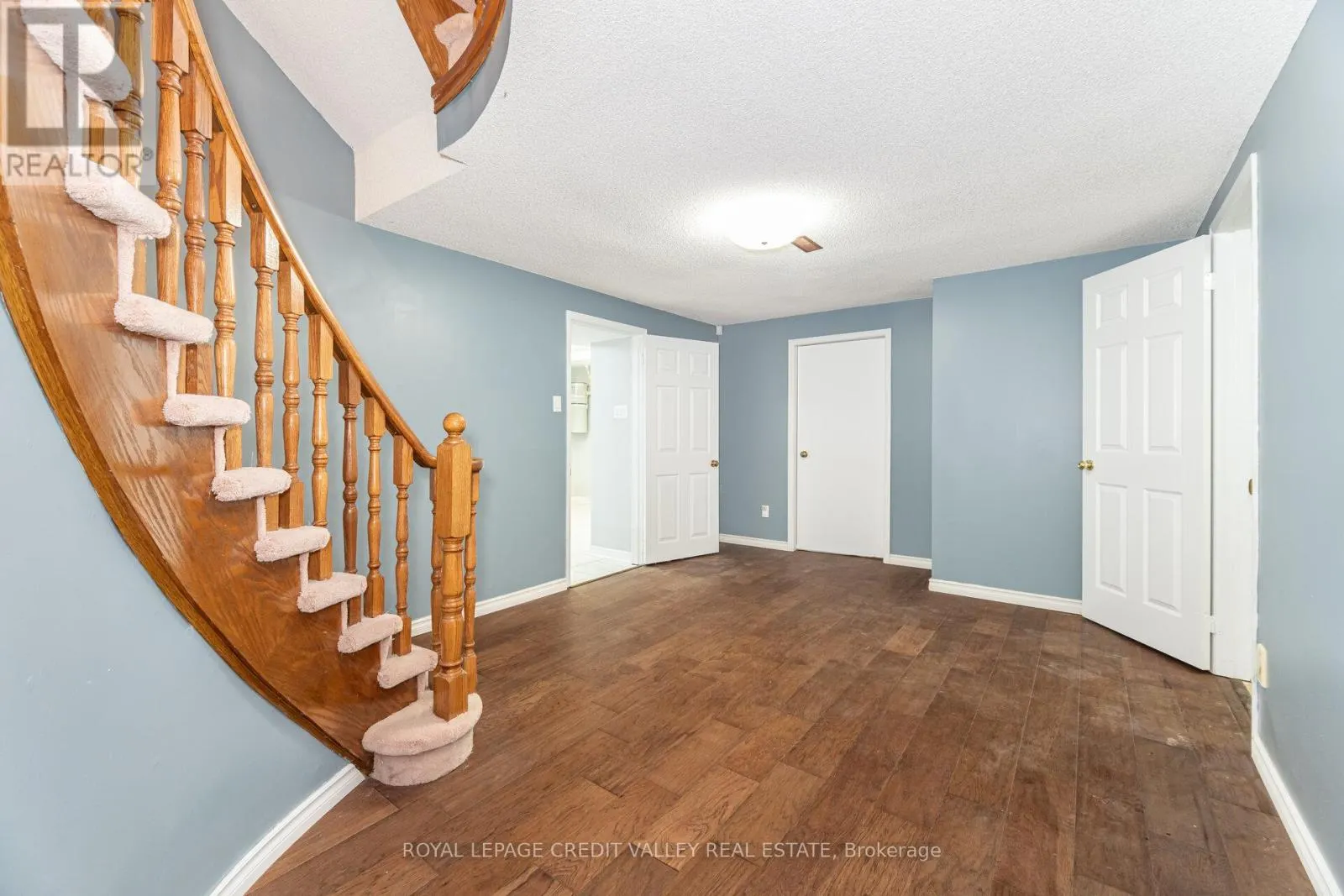 14 STARLING COURT