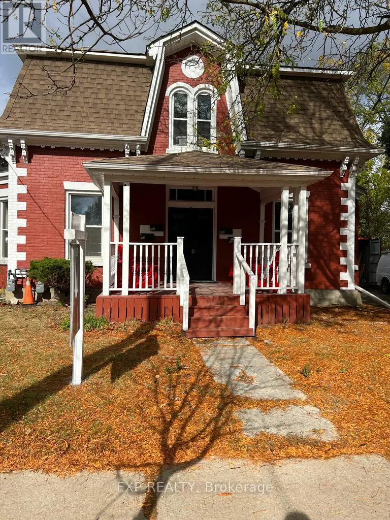 B - 70 NELSON STREET W