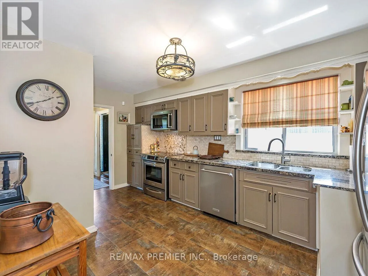 2894 WESTON ROAD