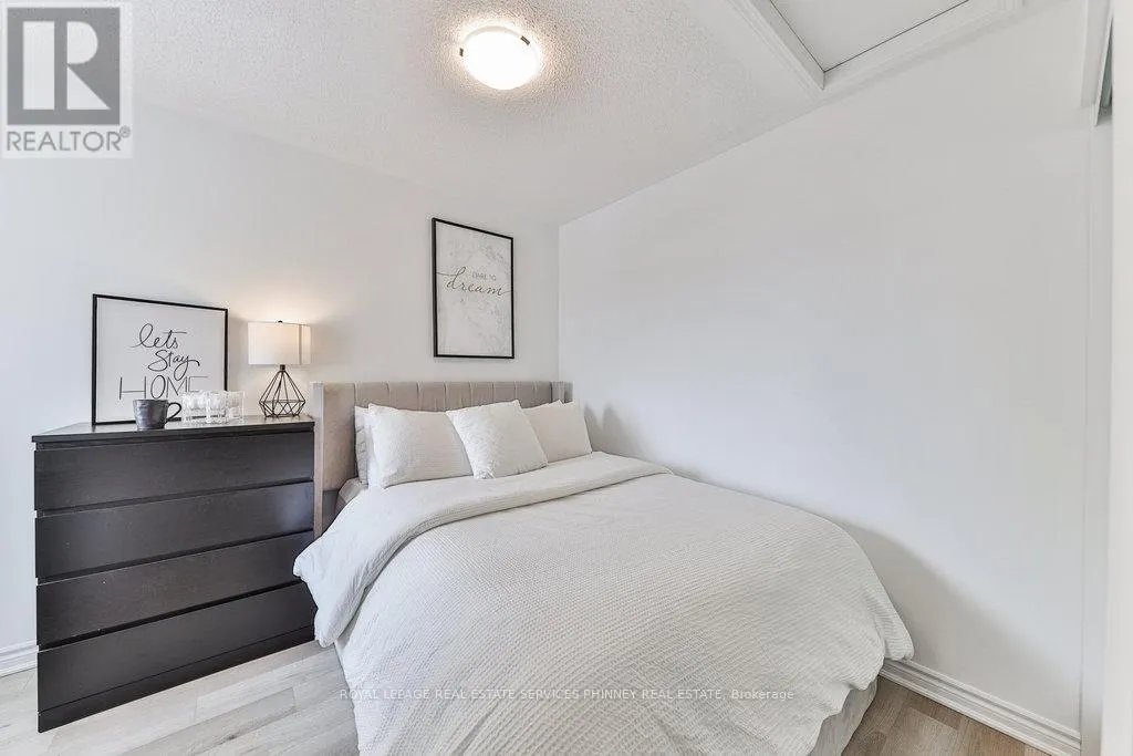 1841 THAMES CIRCLE