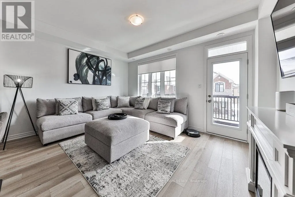 1841 THAMES CIRCLE