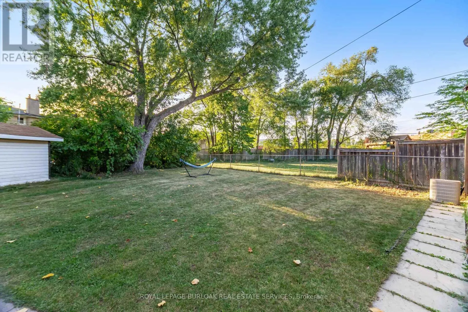 2295 BARCLAY ROAD