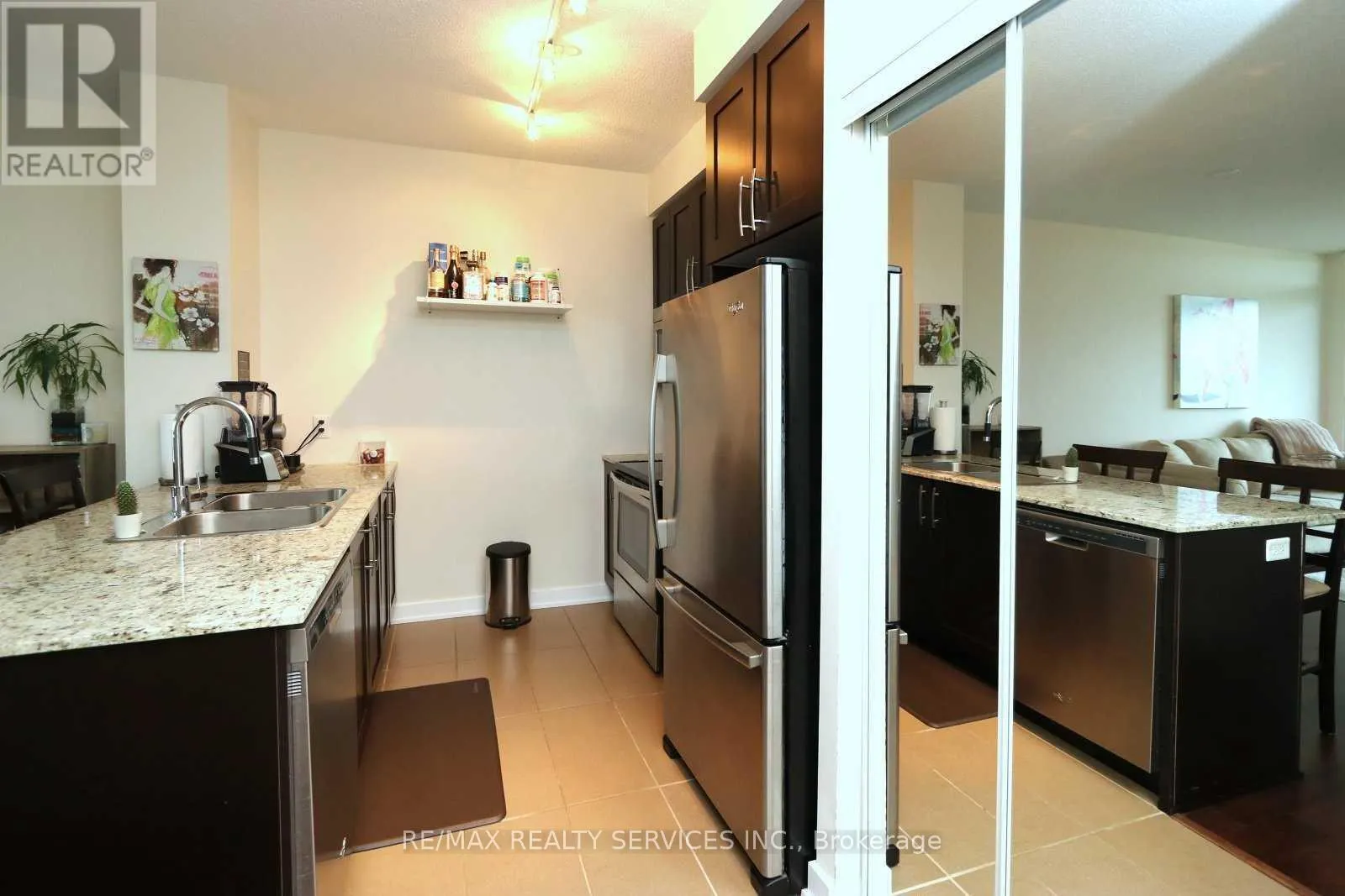 1710 - 4070 CONFEDERATION PARKWAY