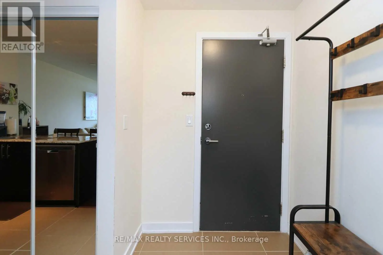 1710 - 4070 CONFEDERATION PARKWAY