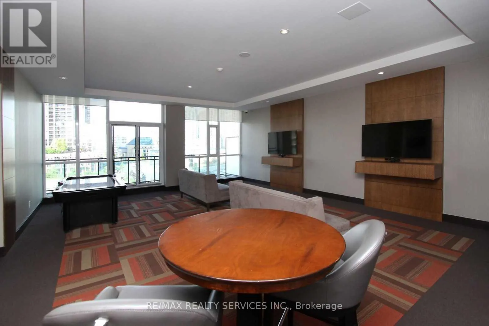 1710 - 4070 CONFEDERATION PARKWAY