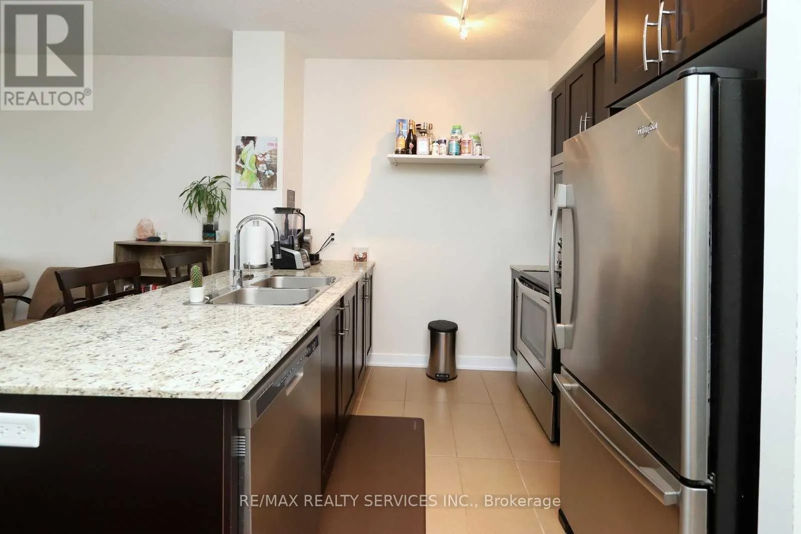 1710 - 4070 CONFEDERATION PARKWAY