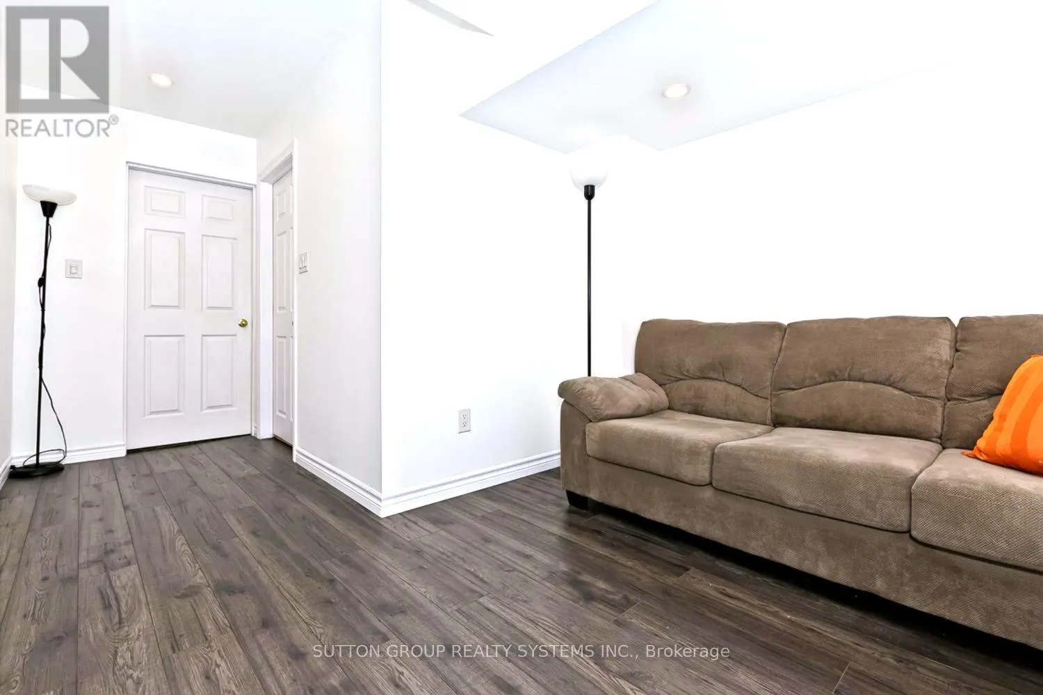 355 HOBBS CRESCENT