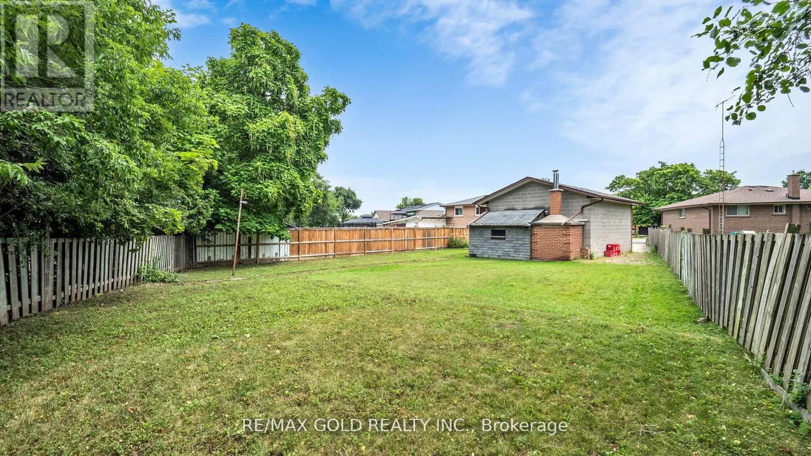 44 CHATSWORTH DRIVE