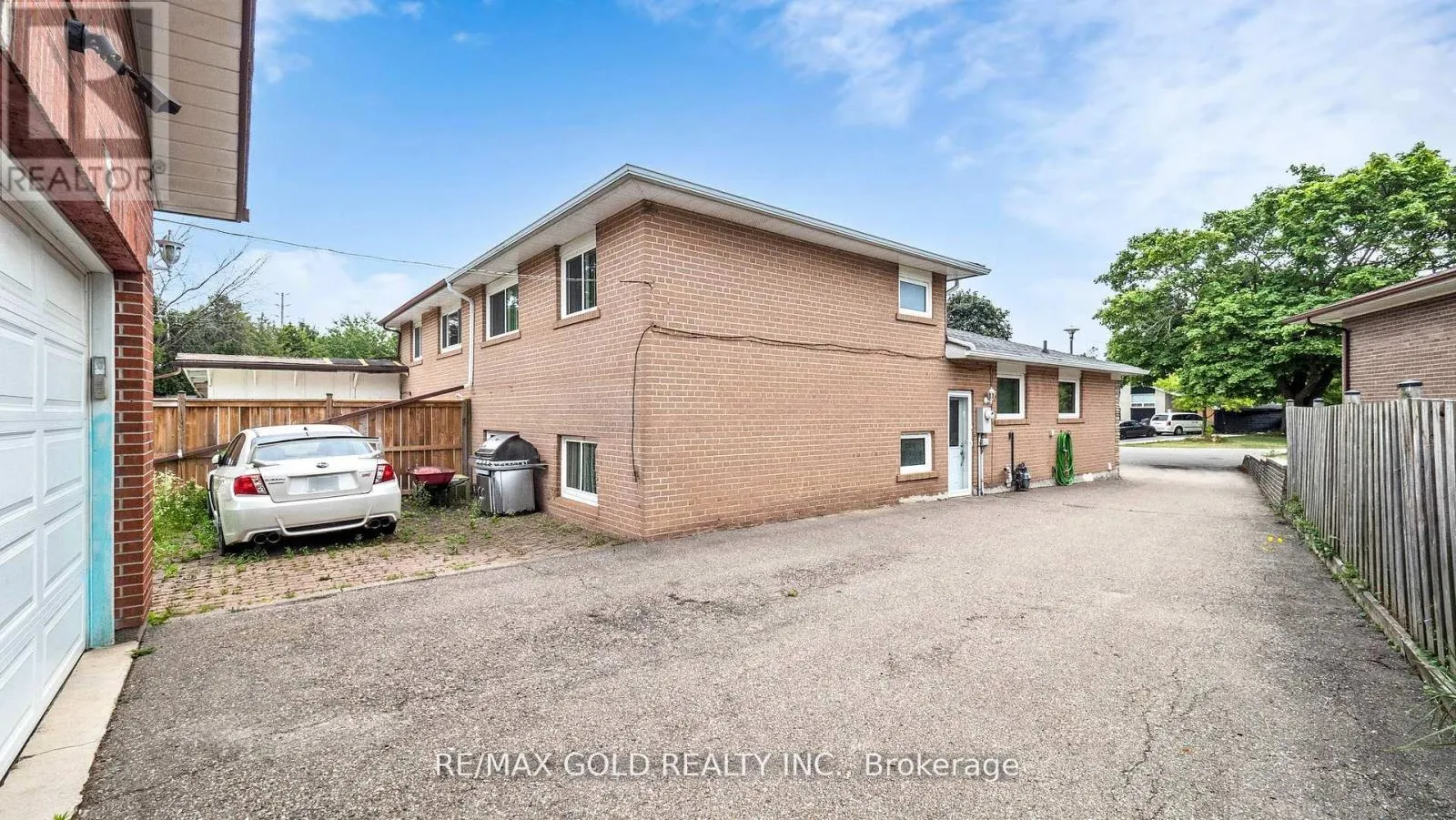 44 CHATSWORTH DRIVE