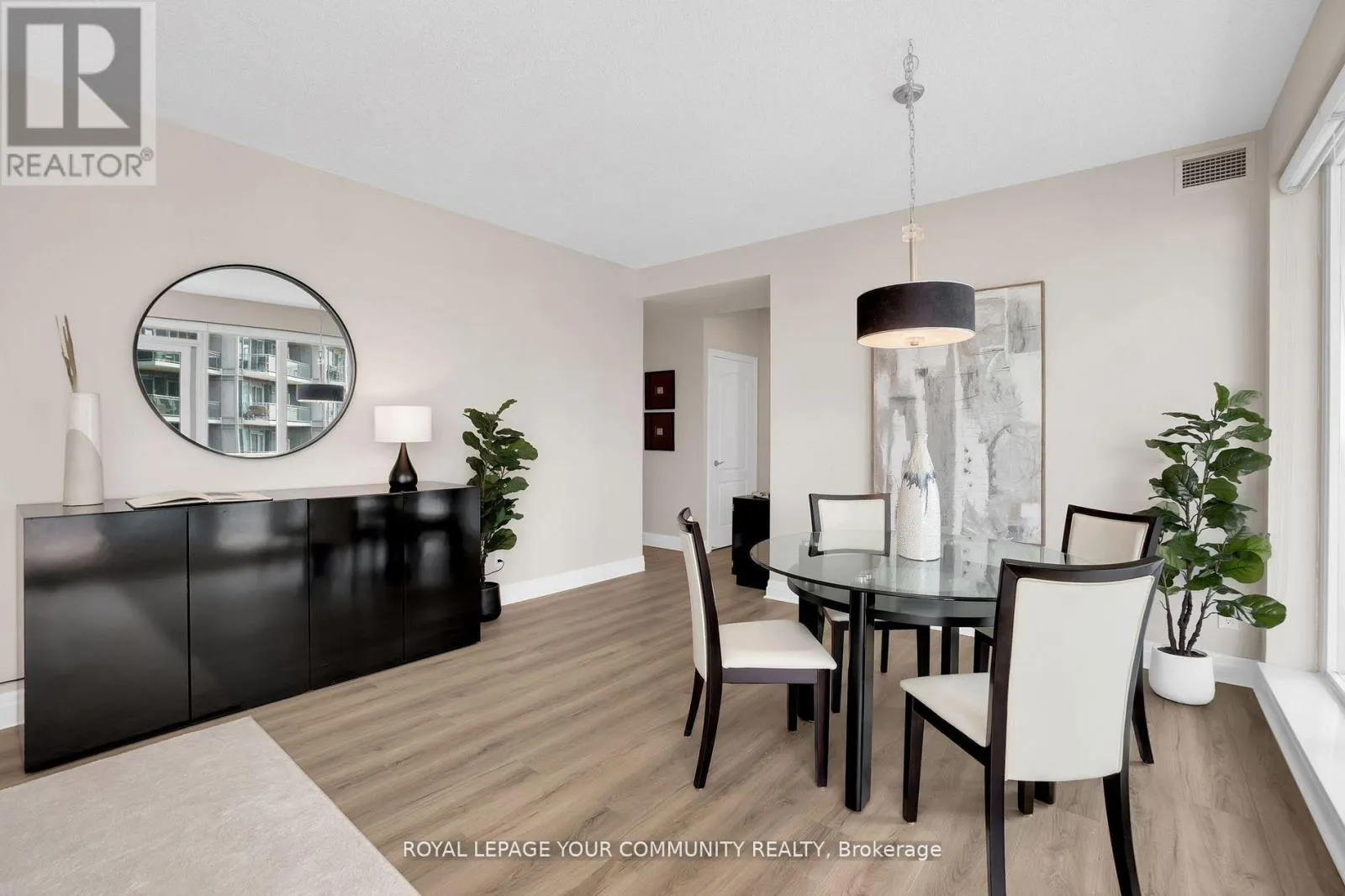 1506 - 2119 LAKE SHORE BOULEVARD W