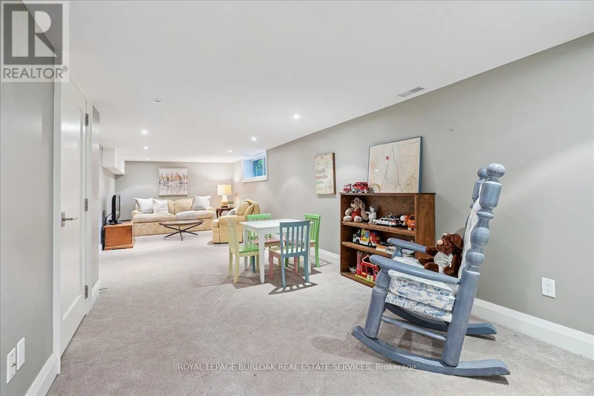 391 ROSSMORE BOULEVARD
