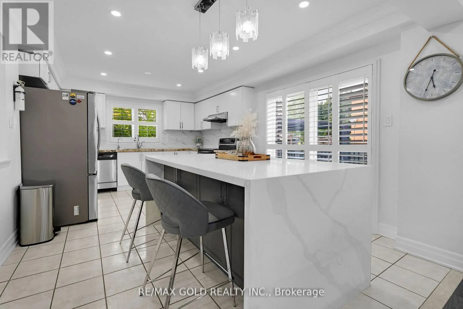 52 LINDERWOOD DRIVE N