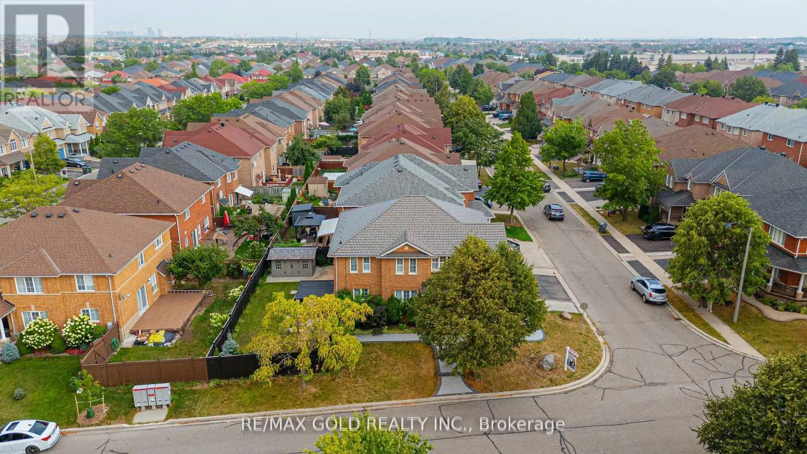 52 LINDERWOOD DRIVE N