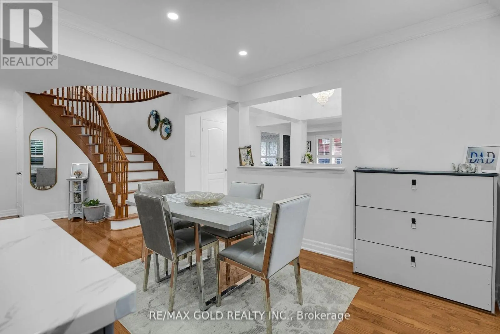 52 LINDERWOOD DRIVE N