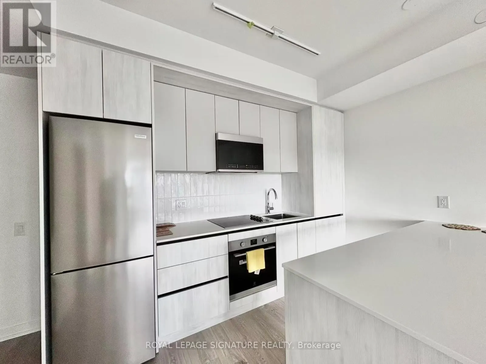 618 - 2485 EGLINTON AVENUE W