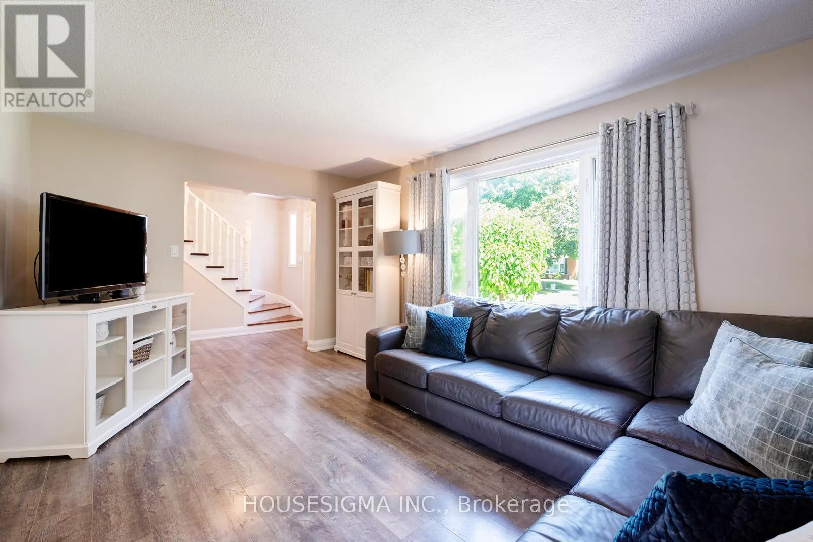 198 ARCHDEKIN DRIVE