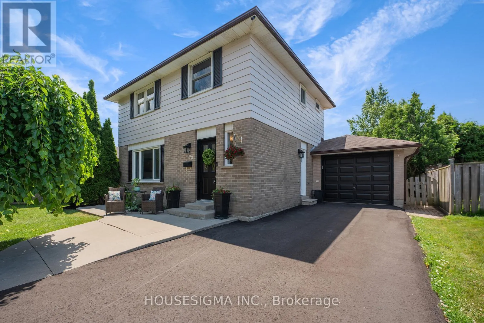 198 ARCHDEKIN DRIVE