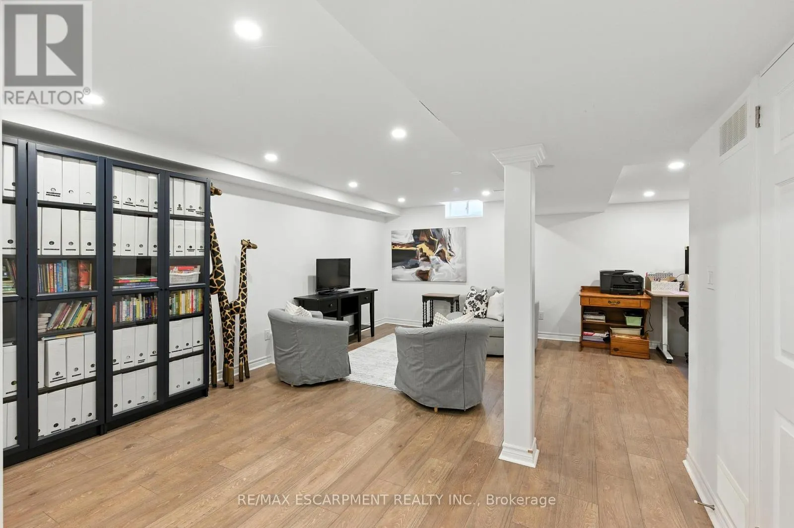 23 - 415 RIVER OAKS BOULEVARD W