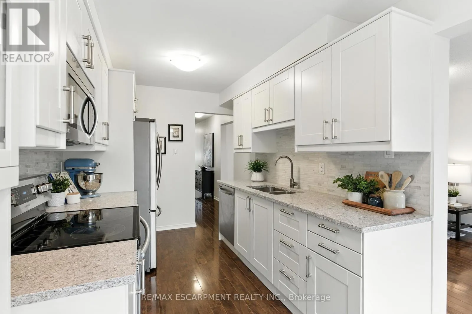 23 - 415 RIVER OAKS BOULEVARD W